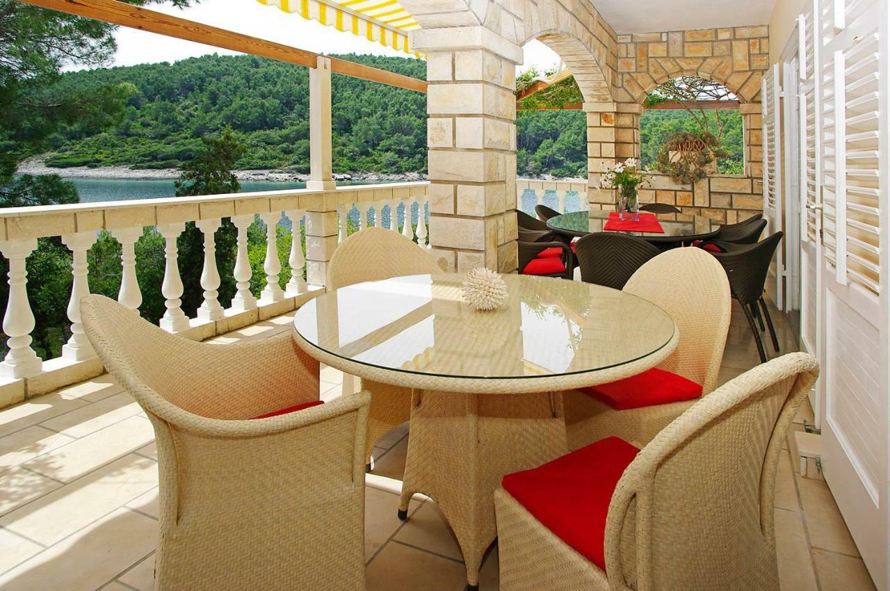 Waterfront Villa With Pool Вела-Лука Екстер'єр фото
