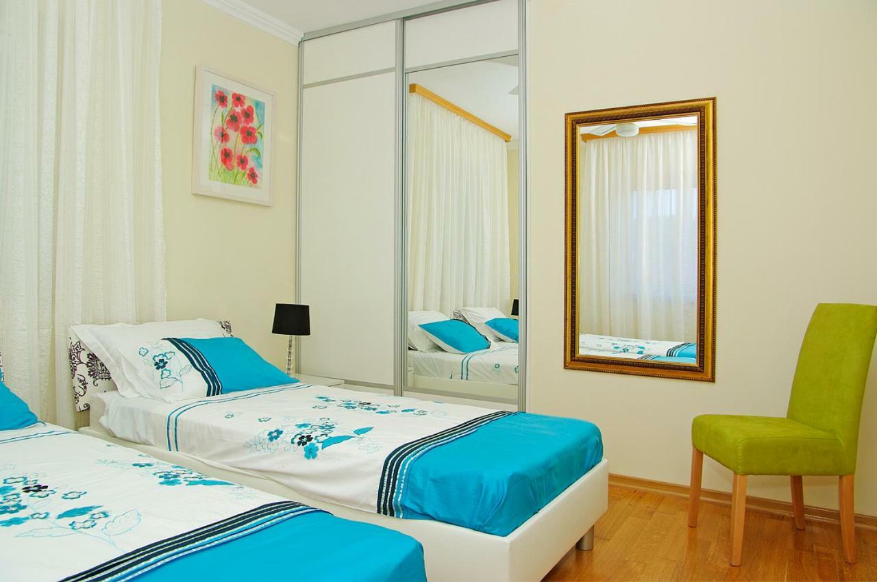 Waterfront Villa With Pool Вела-Лука Екстер'єр фото