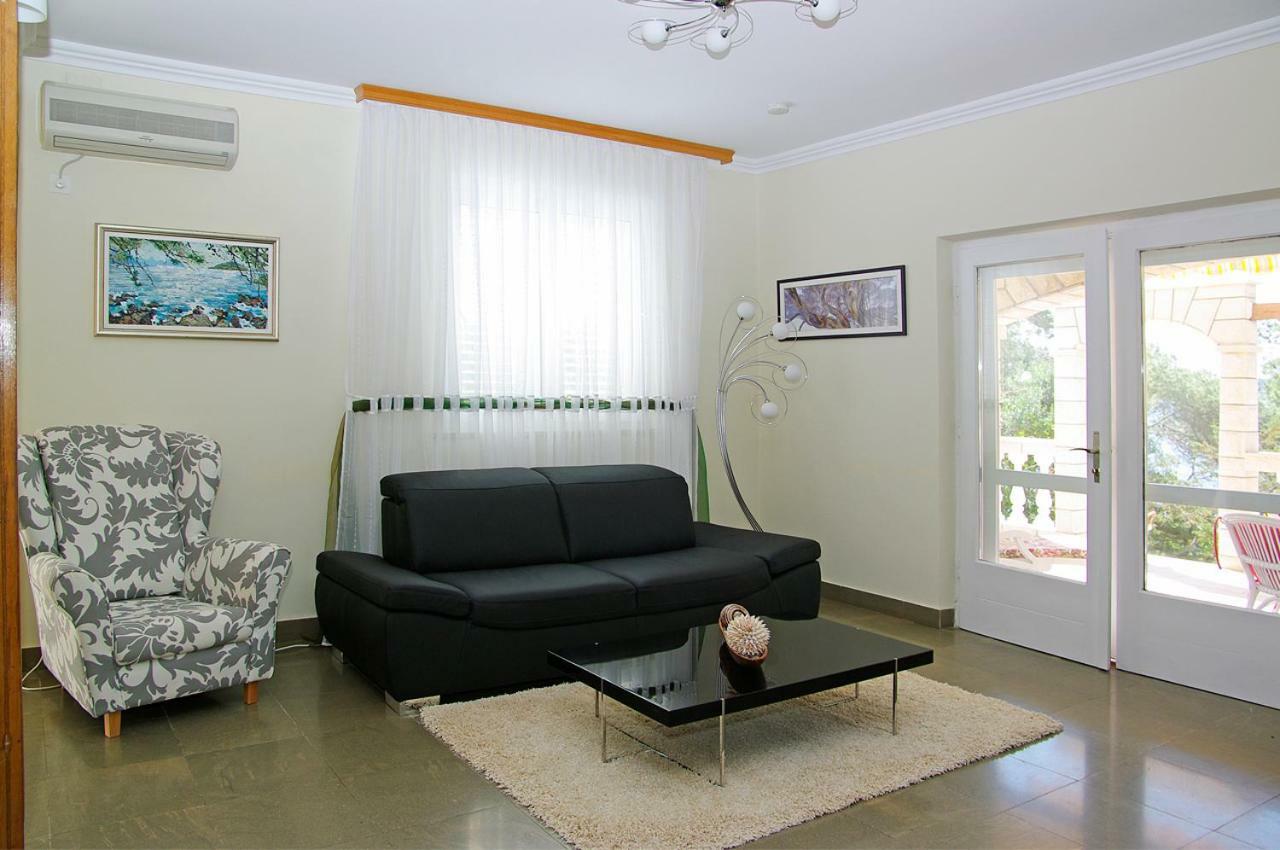 Waterfront Villa With Pool Вела-Лука Екстер'єр фото