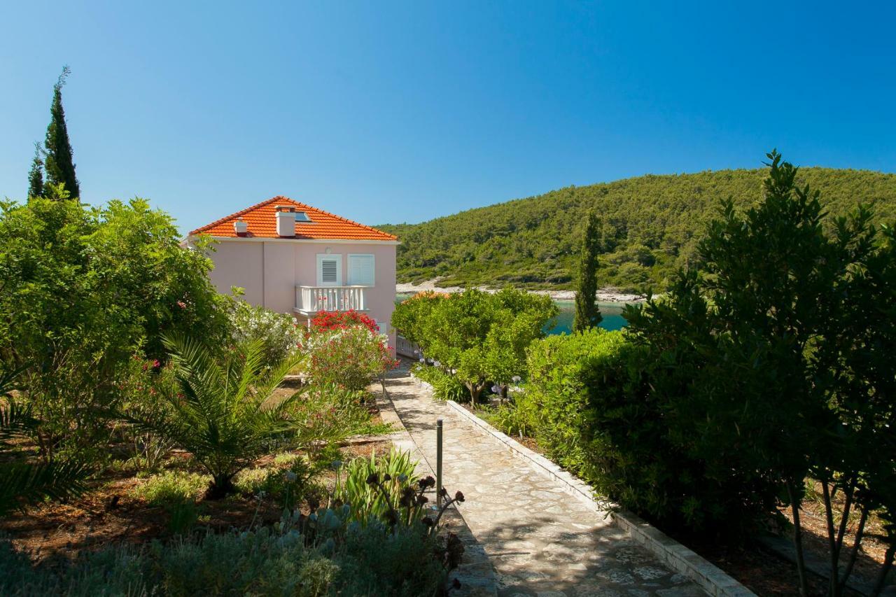 Waterfront Villa With Pool Вела-Лука Екстер'єр фото